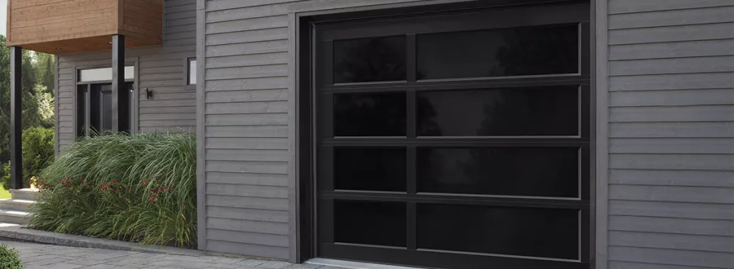 California, Zen layout, 9’ x 8’, Black aluminum frame, Graylite glass